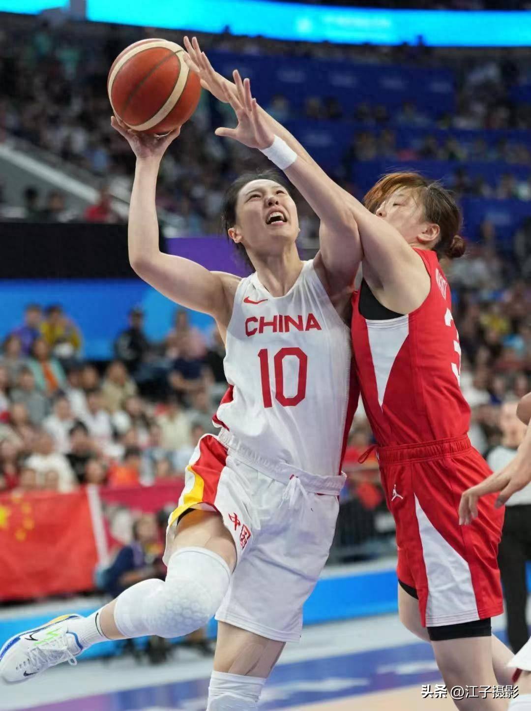 亚洲杯-中国女篮34分狂胜新西兰小组头名晋级4强(中国女子篮球队对新西兰女子篮球队)